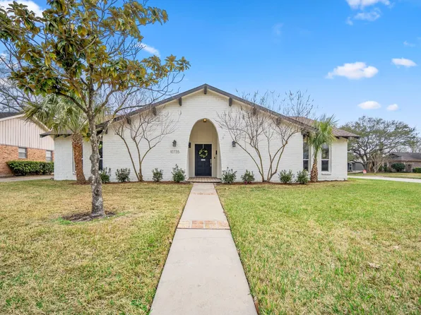 10735 Lynbrook Dr, Houston, TX 77042