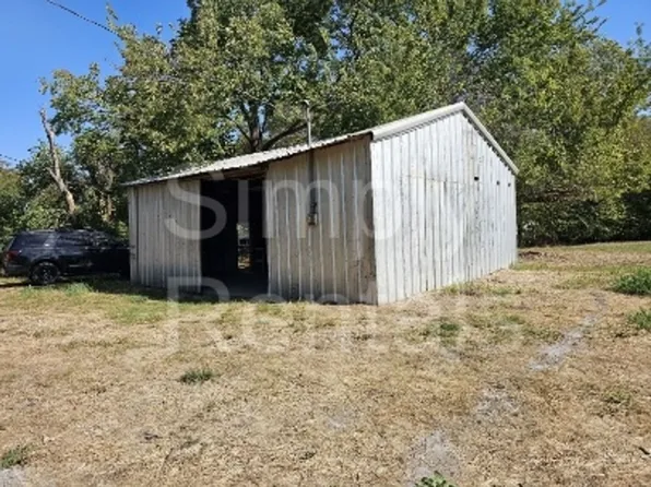 1107 Esma Shop, Greenville, TX 75401