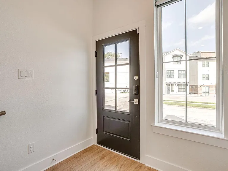 2333 Benbrook Blvd — Photo 7