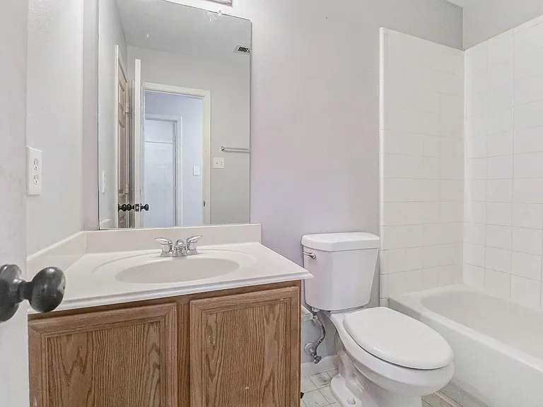 5923 Shining Leaf Ct — Photo 17