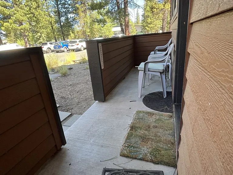 56856 Enterprise Dr — Photo 10