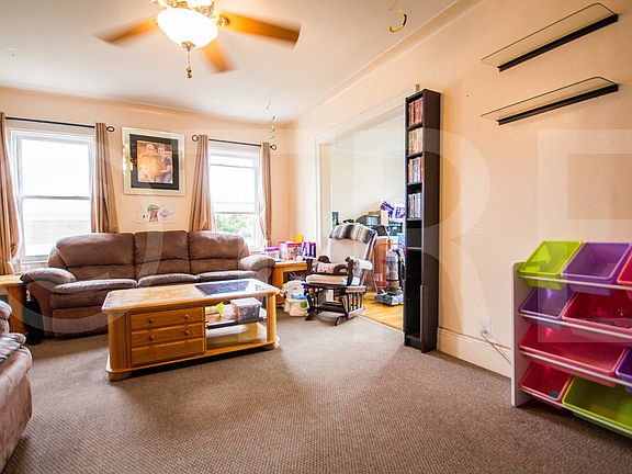 3rd image of 1469 E 58th St