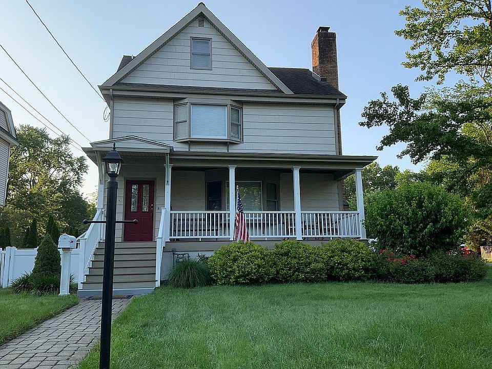 1st image of 111 Retford Ave