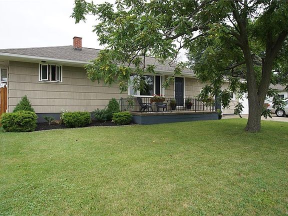 3rd image of 24 Woodbine Pl