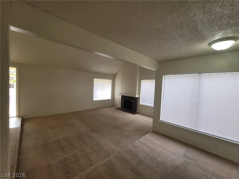 4760 Woodridge Rd — Photo 27