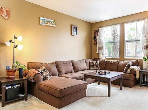 002-Living_Room-5521084-large
