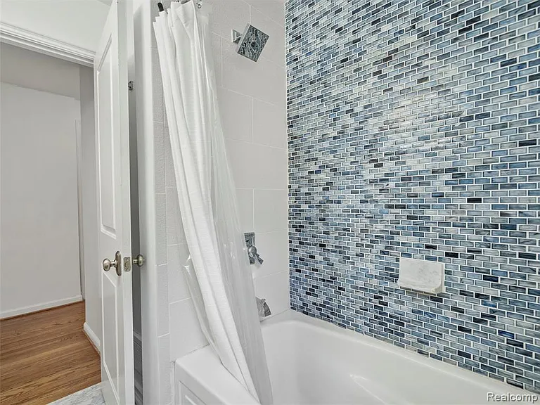 2090 Bradford Rd — Photo 12