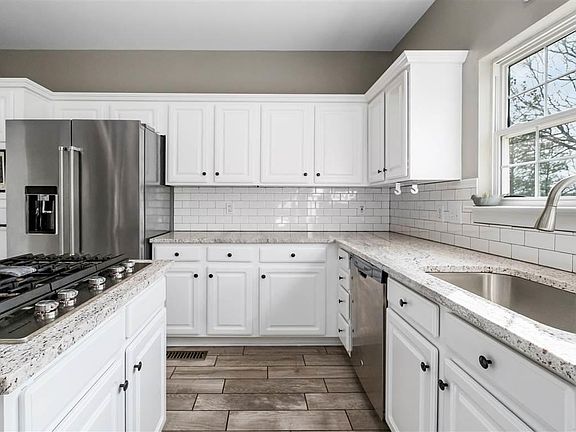 4th image of 5741 Willow Lake Dr