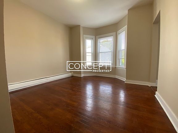 2nd image of 119 George St #2