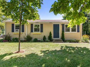 3 Lucerne Ct, Ann Arbor, MI 48108