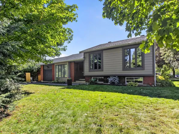 3 Pommel Cres, Ottawa, ON K2M 1A3