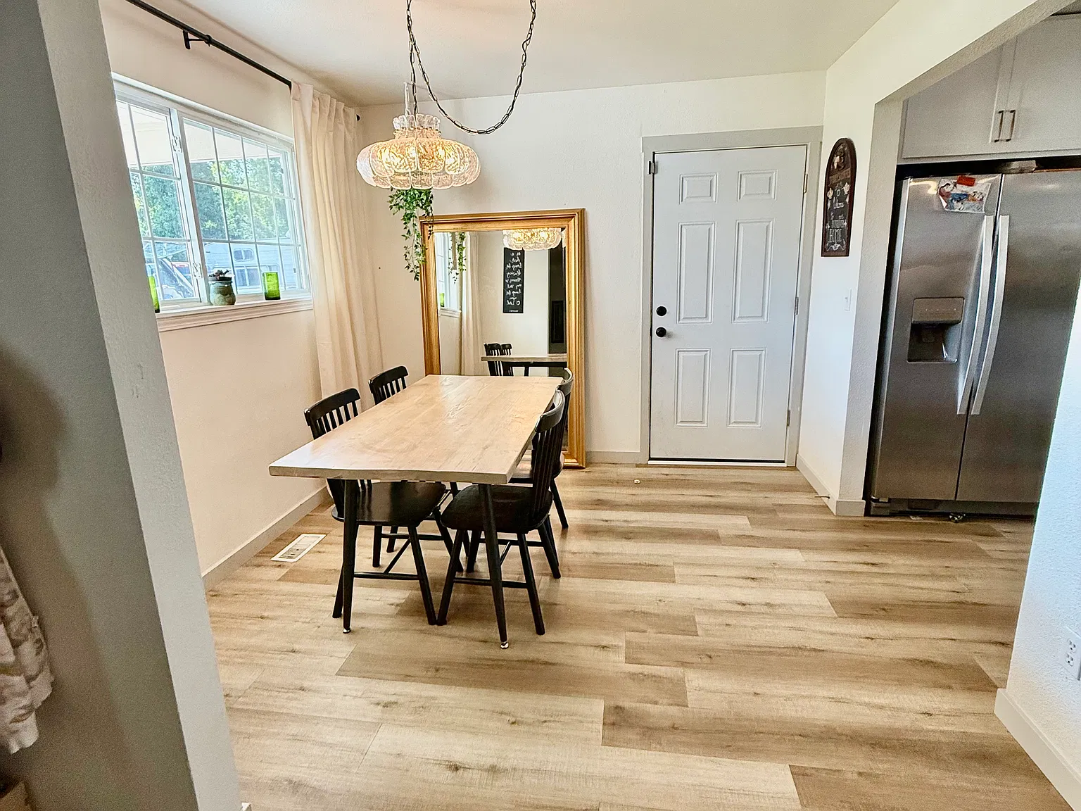 379 N Procyon Pl — Photo 2