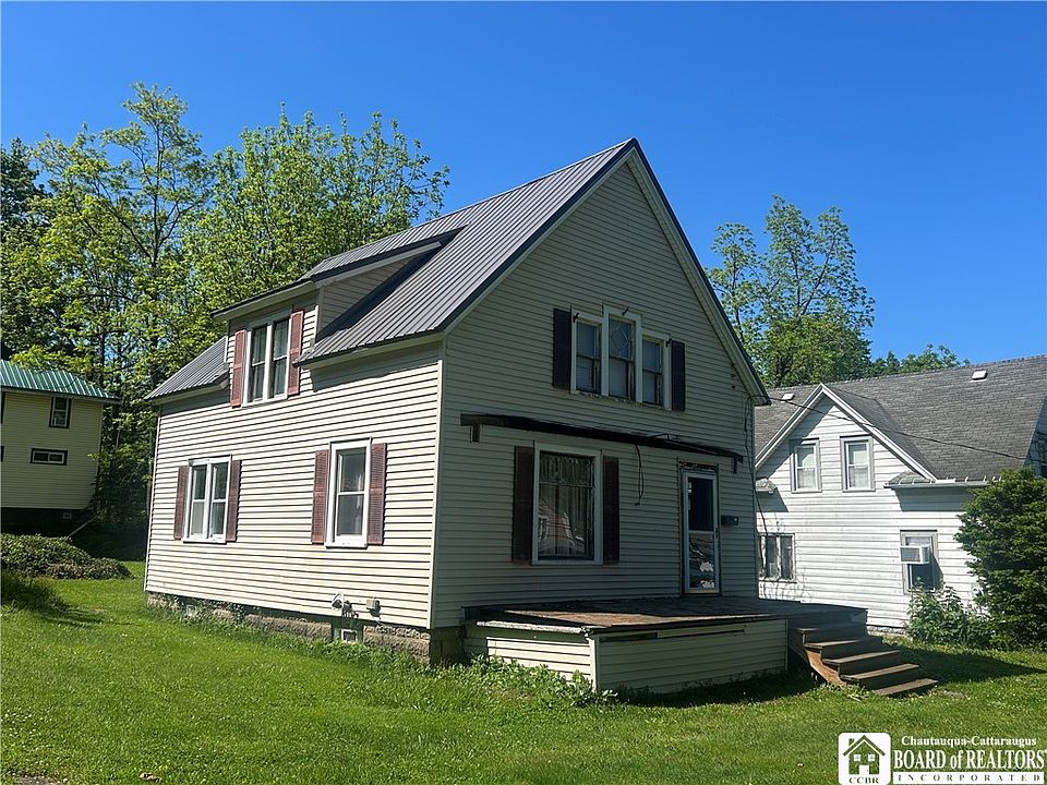 1st image of 127 Main St