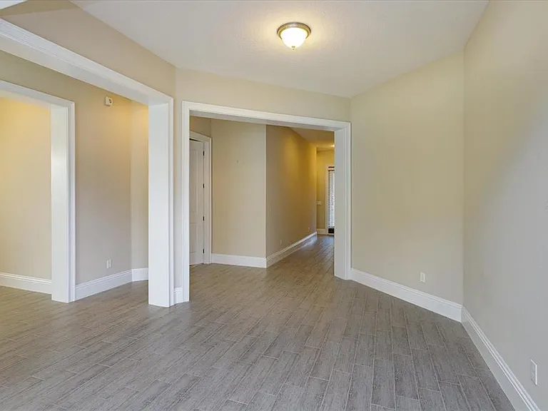6354 Swanson St — Photo 2