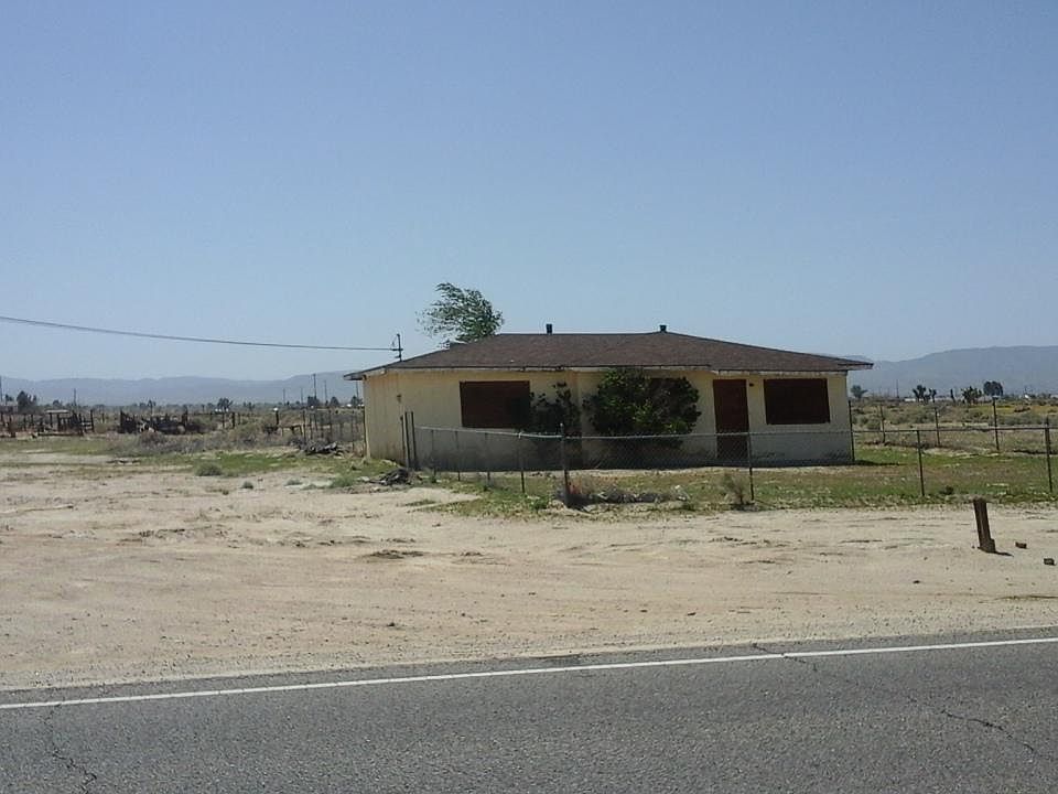1st image of 526 E Avenue G