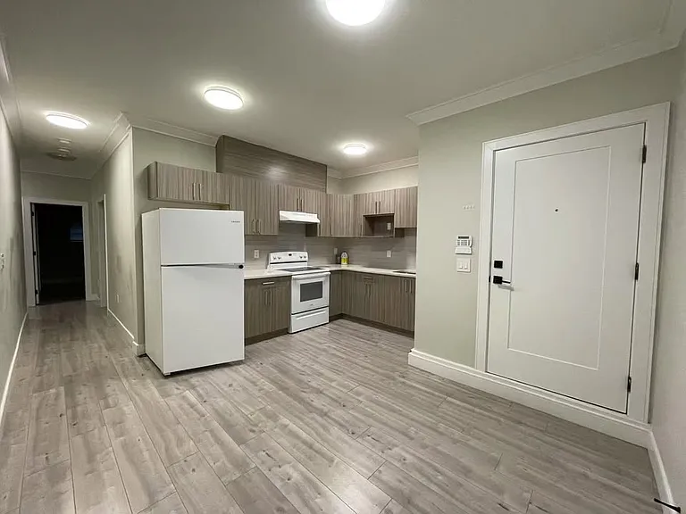 18b Ave — Photo 6