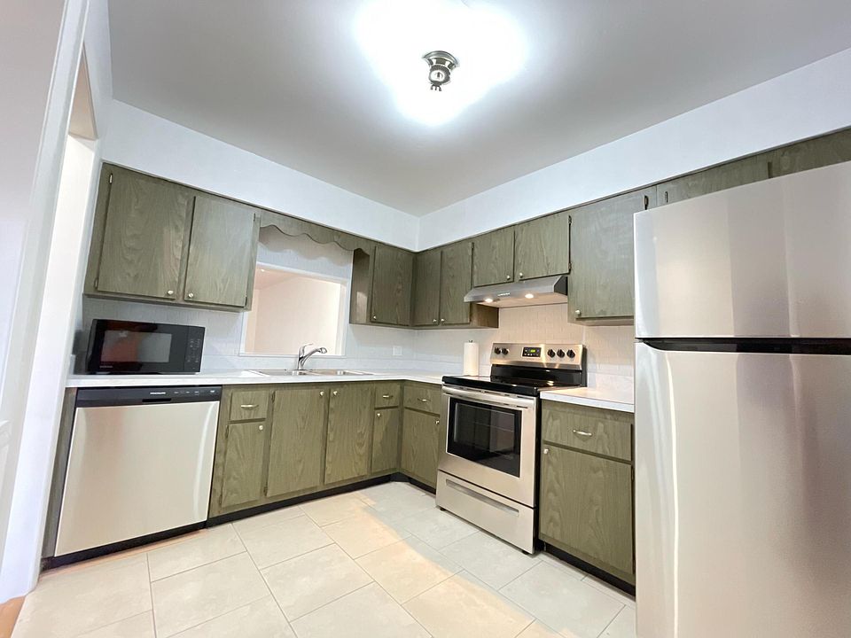 1st image of 2302 Sunrise Boulevard #202