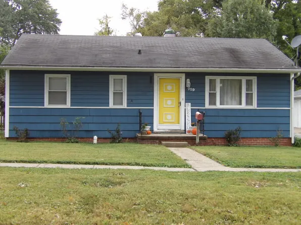 719 S McKinley St, Harrisburg, IL 62946