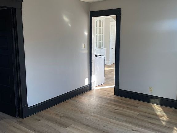 3rd image of 5977 Ridge Rd #2