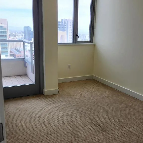 700 W East St #2805 — Photo 17