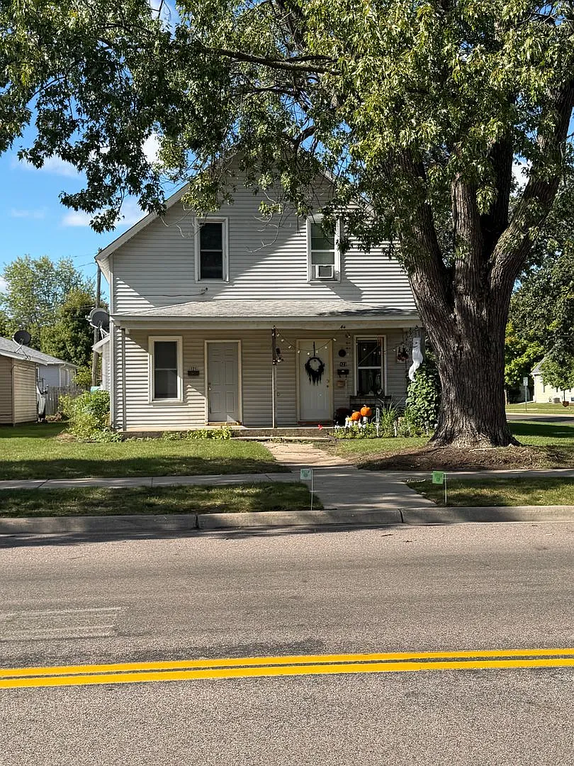 Great 2 bedroom, 1 bath duplex! — Photo 1