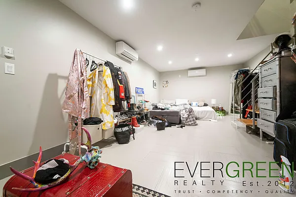 Rented by Evergreen Apartments BK | media 19