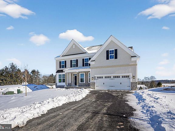3rd image of 126 Ashford Dr