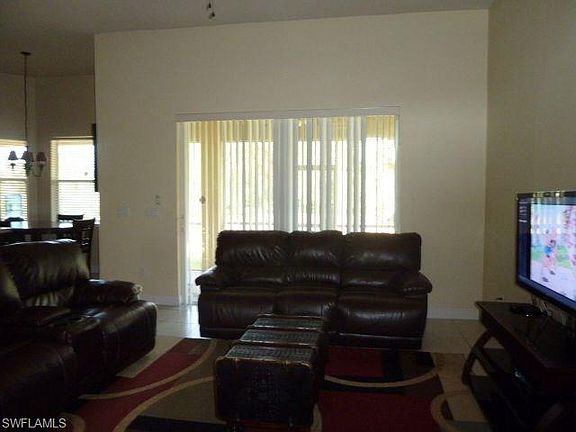 2nd image of 729 Chavers St E