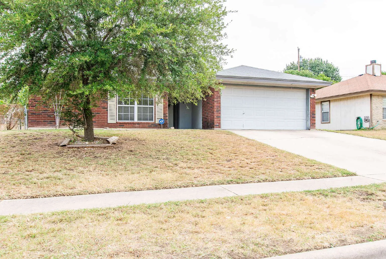3 bed, 2.0 bath, 1147 sqft, $1,275 — Photo 2