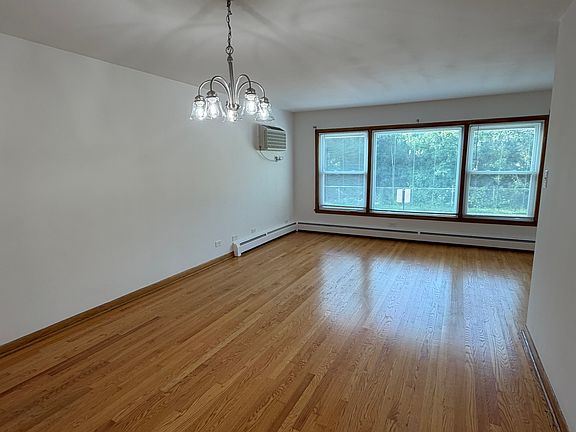 3rd image of 6432 W Gunnison St