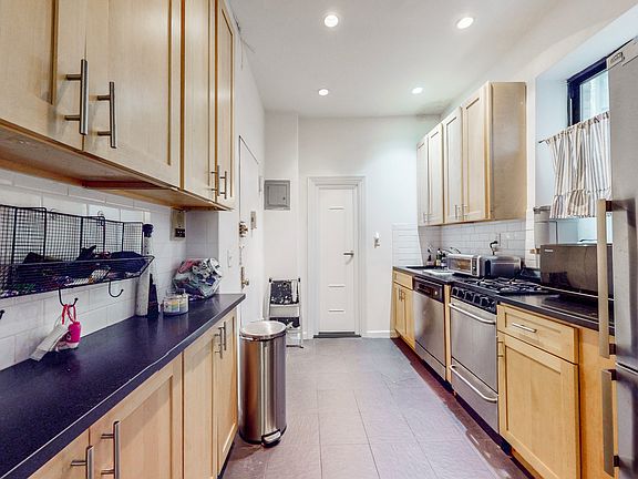 4th image of 324 E 91st St APT 6
