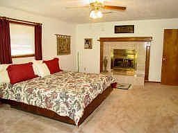 4th image of 16403 Pecan Dr