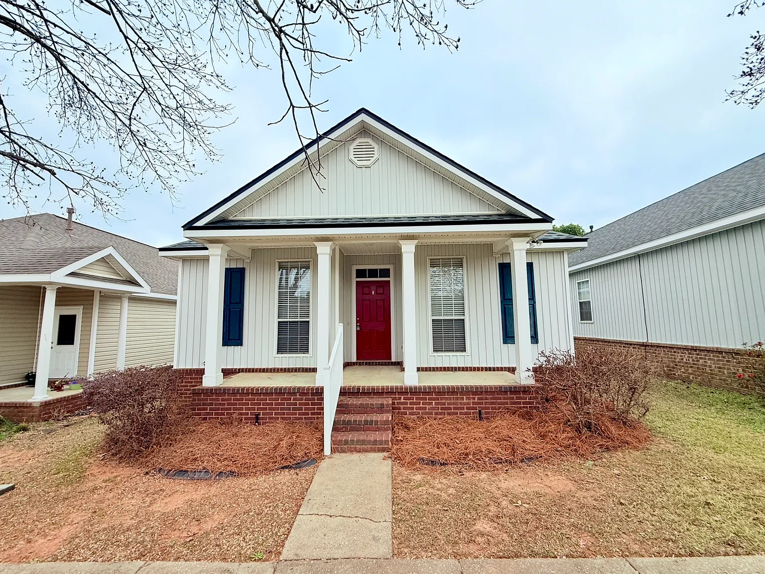 Available Mid October 3 Bed/ 2 Bath In Historic Malbis — Photo 1