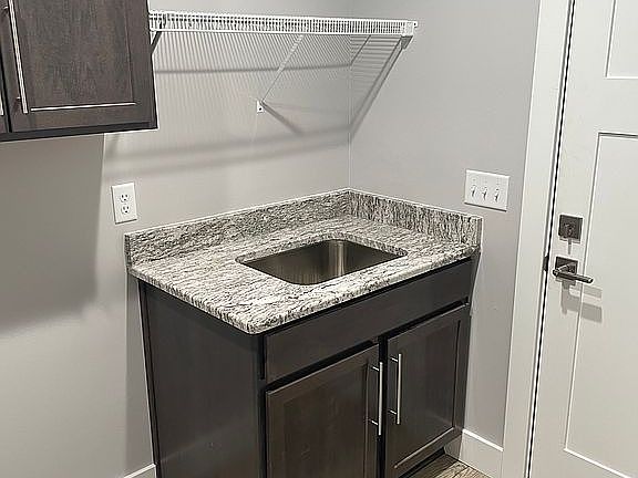 3rd image of 707 Koreys Cir