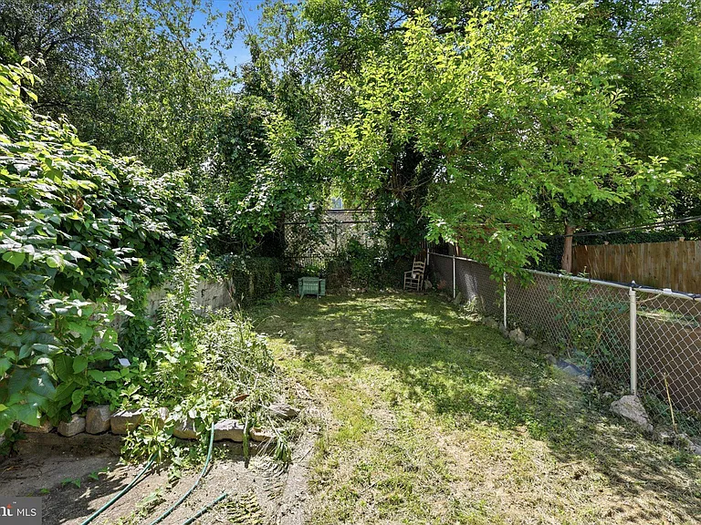 110 Dawson St — Photo 8
