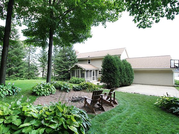 3rd image of 505 Majesa Hills Ln