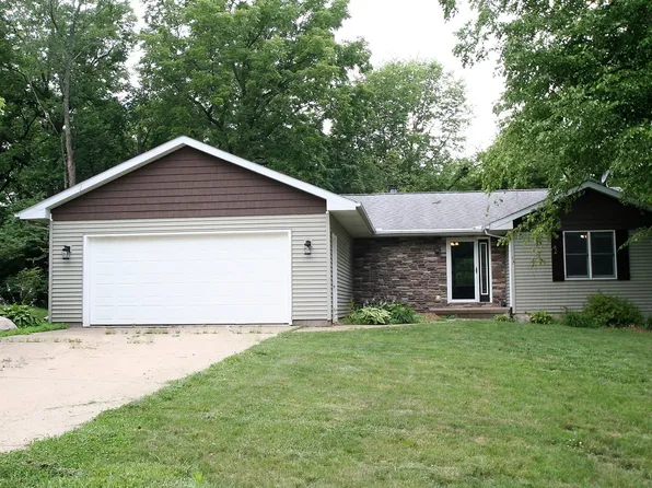 23 Brandy Ln, Mackinaw, IL 61755