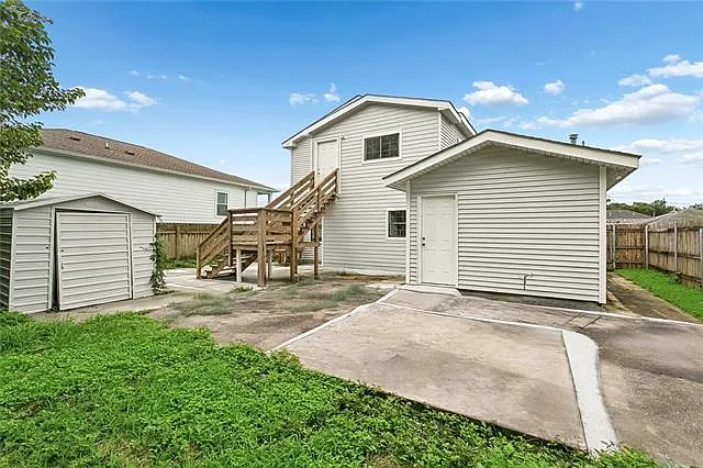 6 bed, 4.0 bath, 2248 sqft, $3,200 — Photo 3