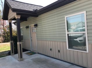 1112 Clark Rd, Inman, SC 29349