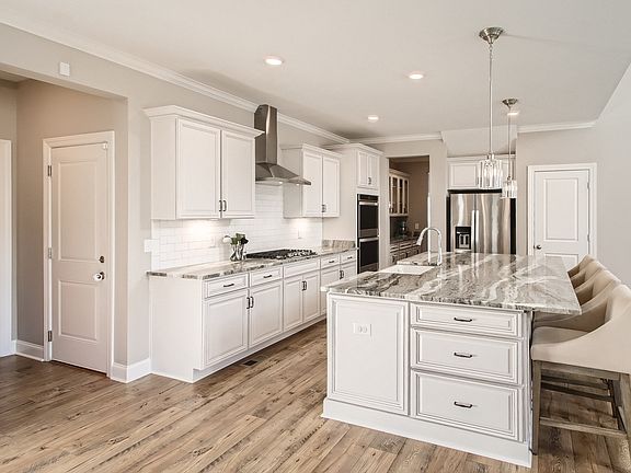 5th image of 4007 Foxglove Farm Dr