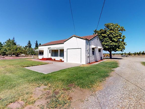 3rd image of 10574 S Airport Way