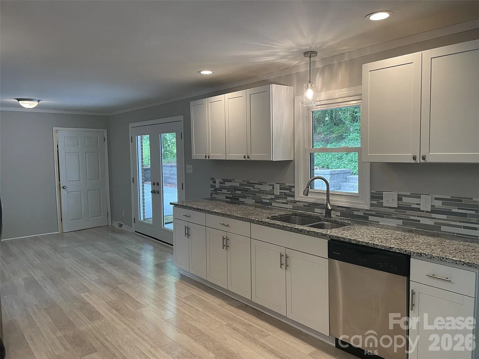 3 bed, 2.0 bath, 1782 sqft, $2,375 — Photo 4