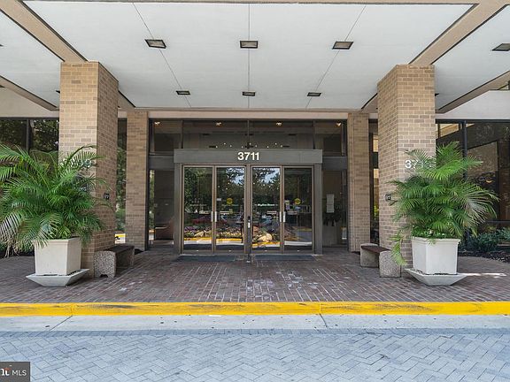 3rd image of 3713 George Mason Dr #315