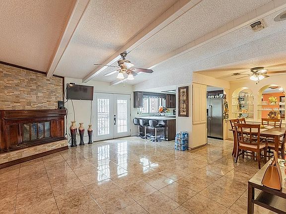 4th image of 1441 Inwood Dr
