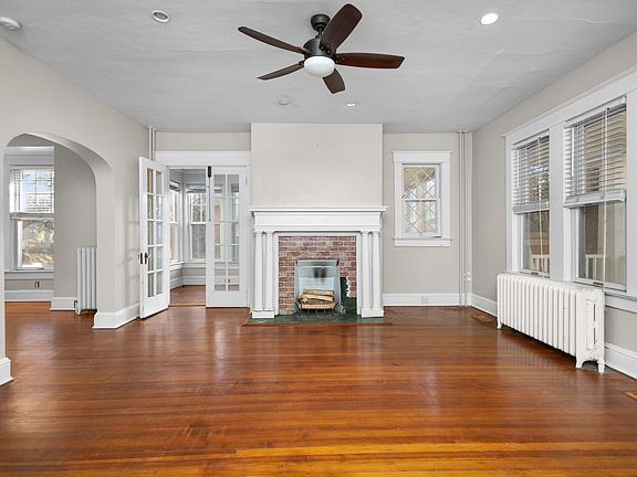 5th image of 4600 Colonial Ave