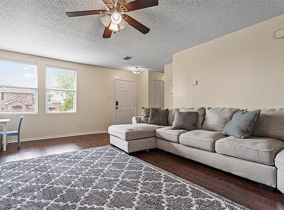 4th image of 3036 Coolwood Ln