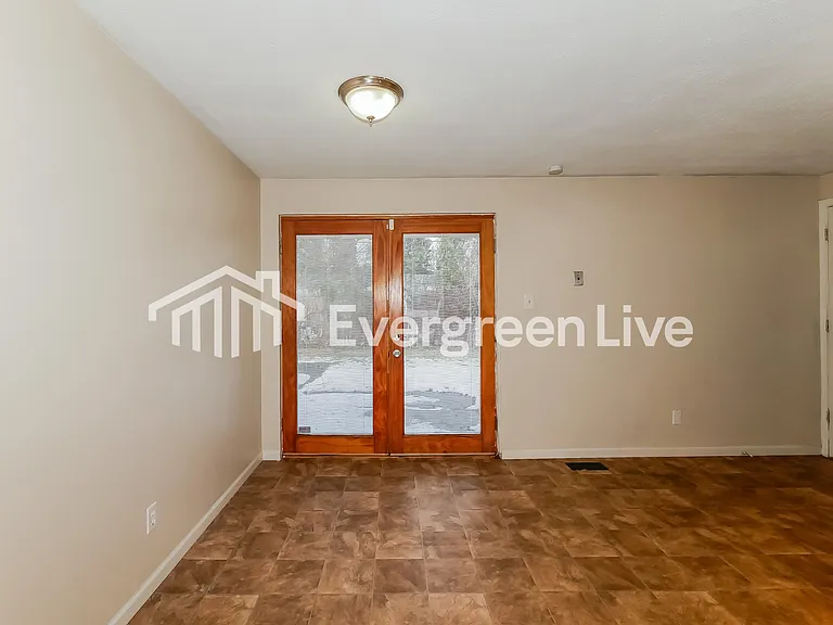 10402 Chris Dr — Photo 6