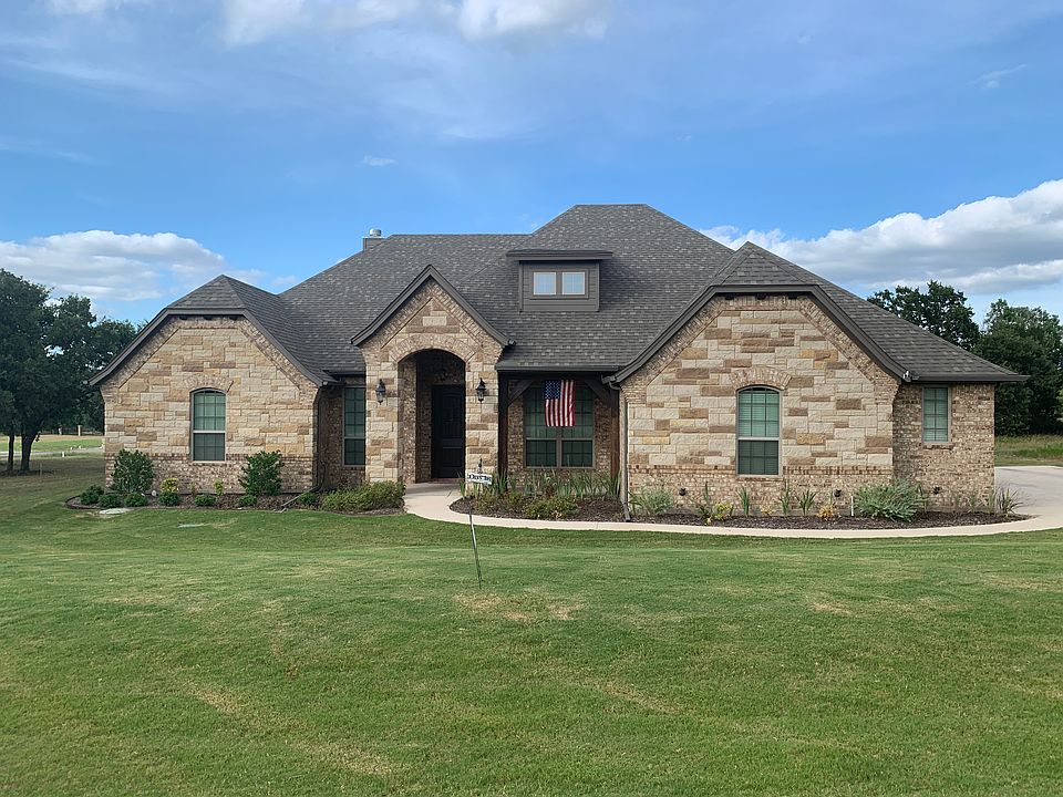 1st image of 105 Lakeside Dr