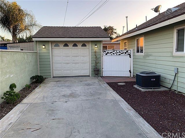2nd image of 3642 E 61st St