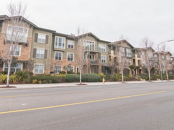 2nd image of 2881 Meridian Ave Unit 100